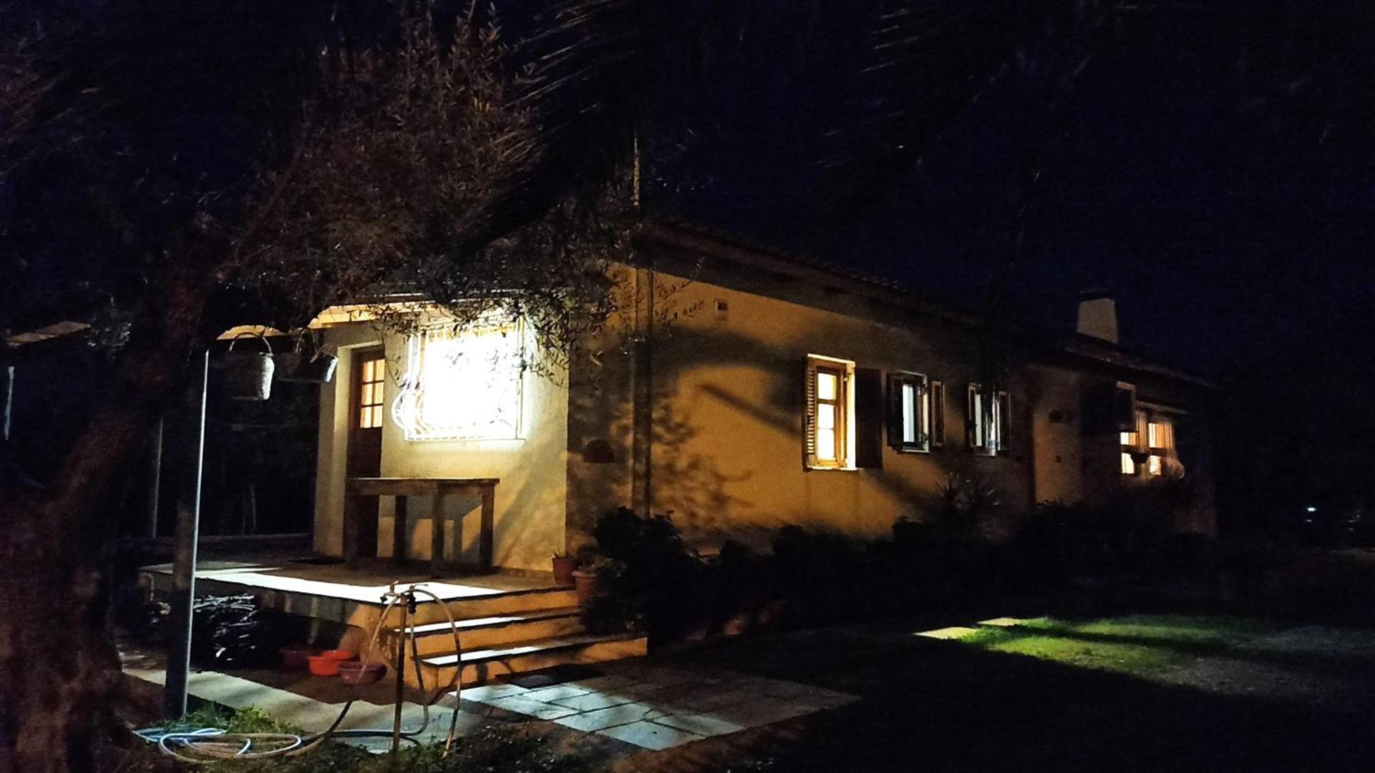 Nafpaktos Cottage By The Sea For Travelers And Dreamers! エクステリア 写真
