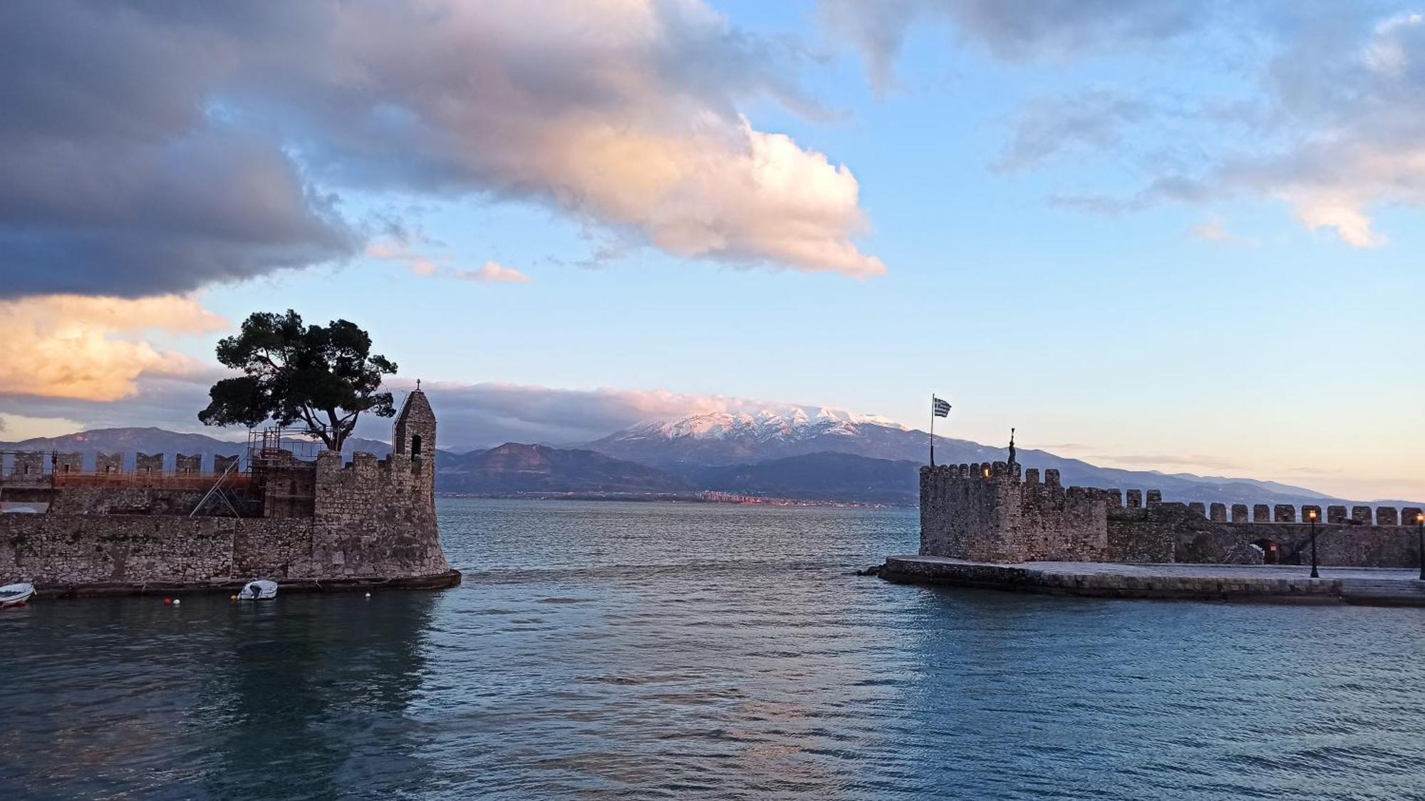 Nafpaktos Cottage By The Sea For Travelers And Dreamers! エクステリア 写真