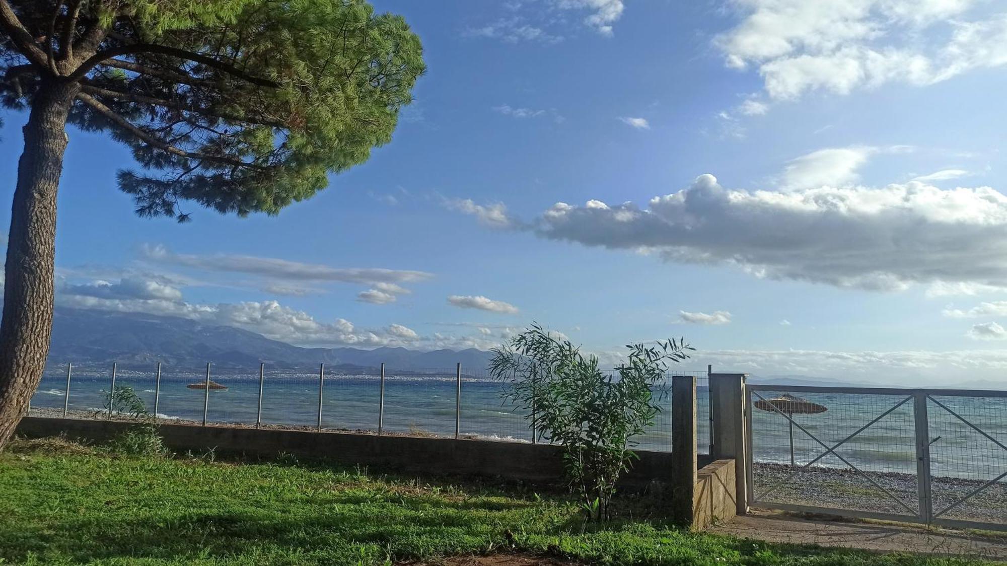 Nafpaktos Cottage By The Sea For Travelers And Dreamers! エクステリア 写真